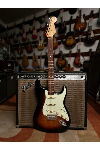 FENDER STRATOCASTER VINTERA de 2021