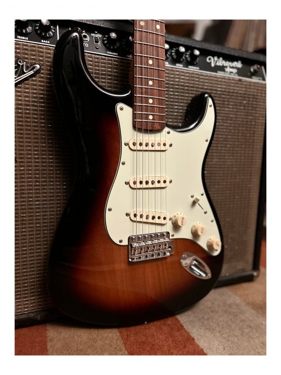 FENDER STRATOCASTER VINTERA de 2021