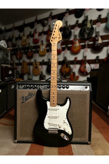 FENDER STRATOCASTER BLACK REFIN de 1976
