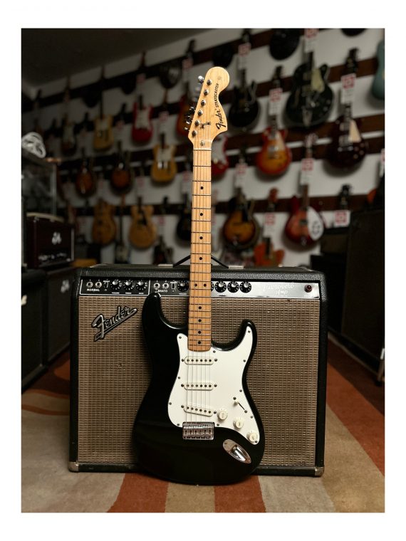 FENDER STRATOCASTER BLACK REFIN de 1976