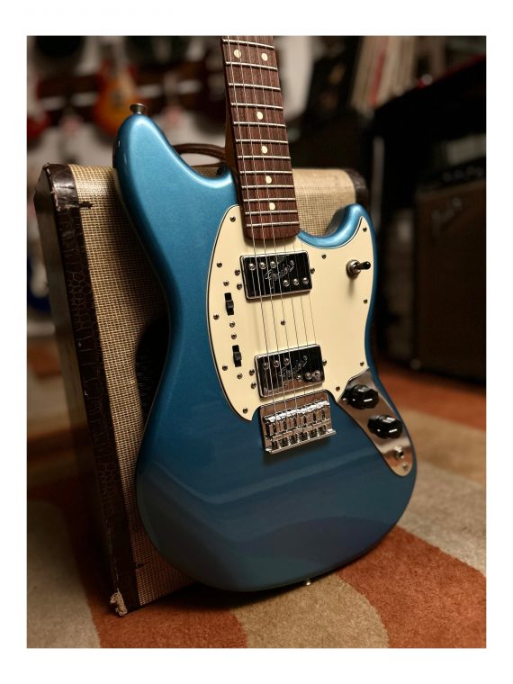 FENDER MUSTANG SPECIAL PAWN SHOP LAKE PLACID BLUE de 2012