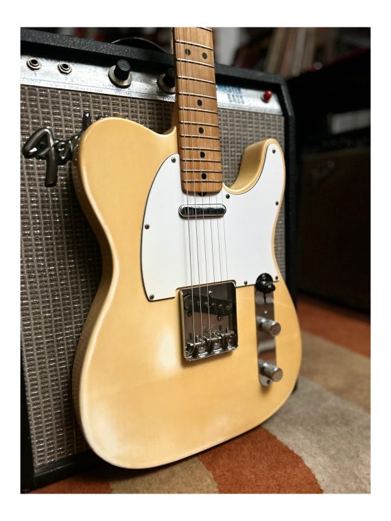 FENDER TELECASTER de 1975