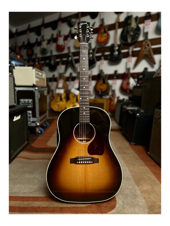 GIBSON J-45 STANDARD de 2025