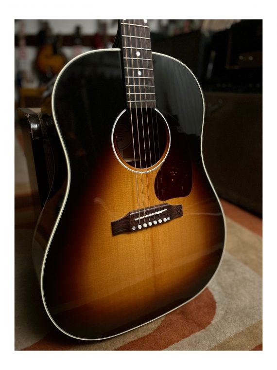 GIBSON J-45 STANDARD de 2025
