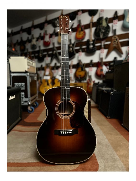 MARTIN 000-28EC SUNBURST ERIC CLAPTON SIGNATURE de 2011