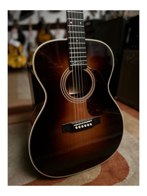 MARTIN 000-28EC SUNBURST ERIC CLAPTON SIGNATURE de 2011