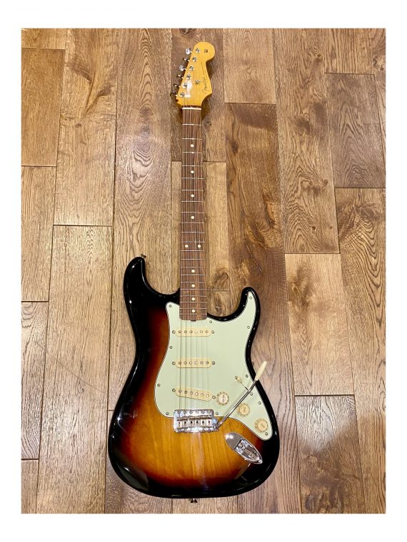 FENDER STRATOCASTER VINTERA de 2021