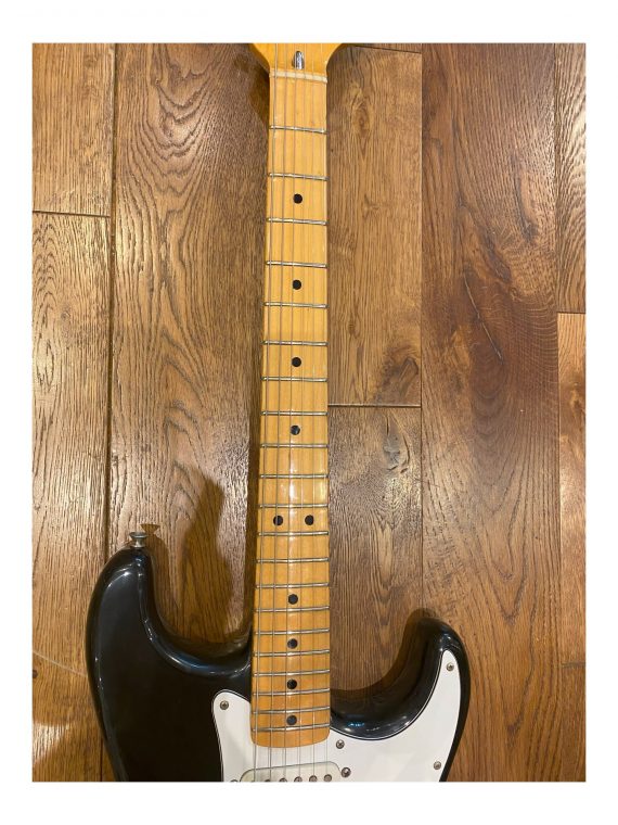 FENDER STRATOCASTER BLACK REFIN de 1976