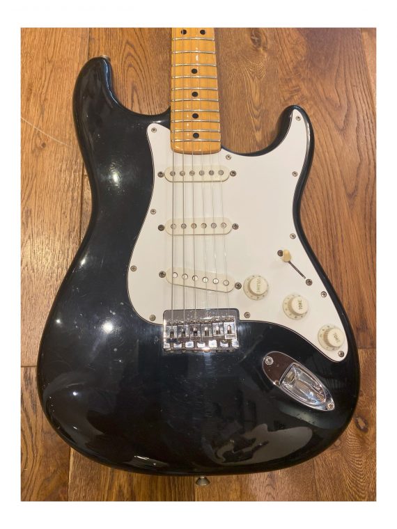 FENDER STRATOCASTER BLACK REFIN de 1976