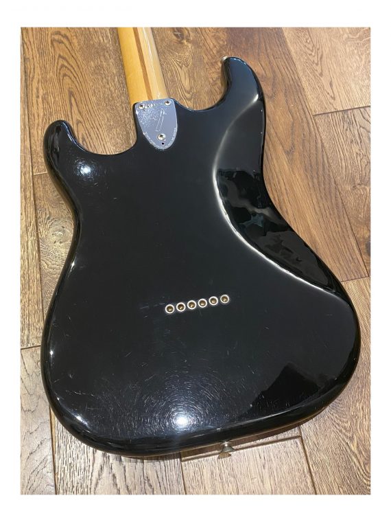 FENDER STRATOCASTER BLACK REFIN de 1976