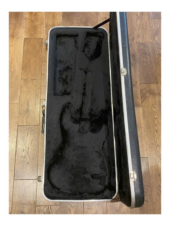 FENDER STRATOCASTER BLACK REFIN de 1976