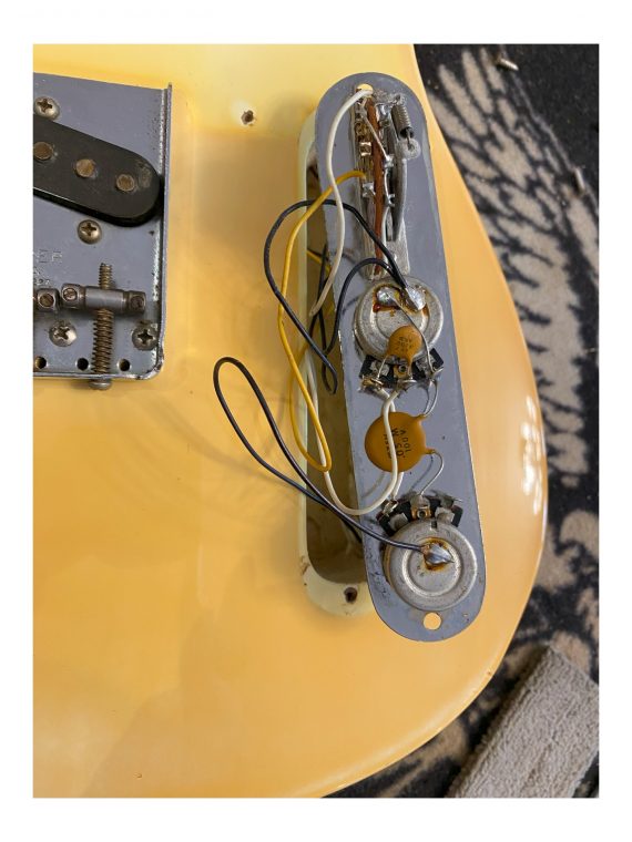 FENDER TELECASTER de 1975