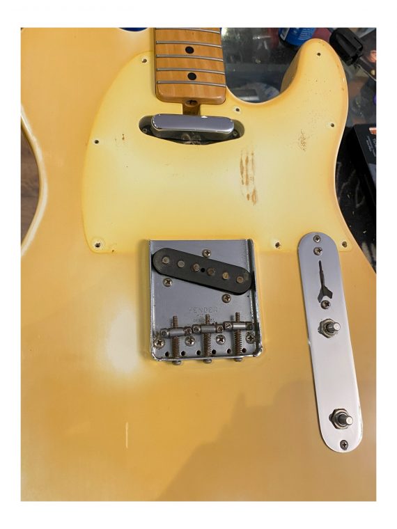 FENDER TELECASTER de 1975