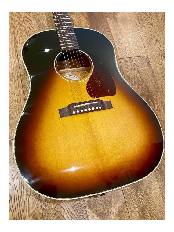 GIBSON J-45 STANDARD de 2025