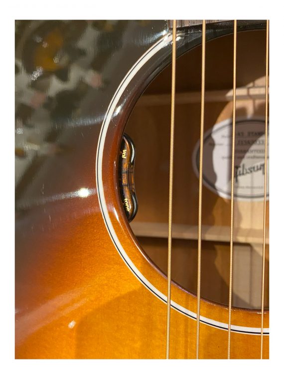 GIBSON J-45 STANDARD de 2025