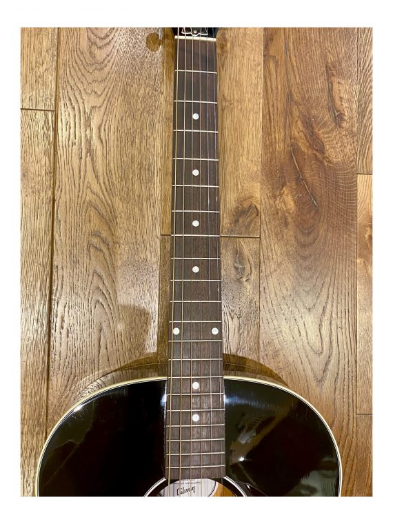 GIBSON J-45 STANDARD de 2025