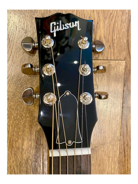 GIBSON J-45 STANDARD de 2025