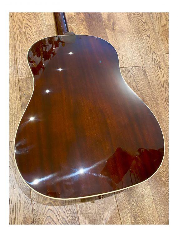 GIBSON J-45 STANDARD de 2025