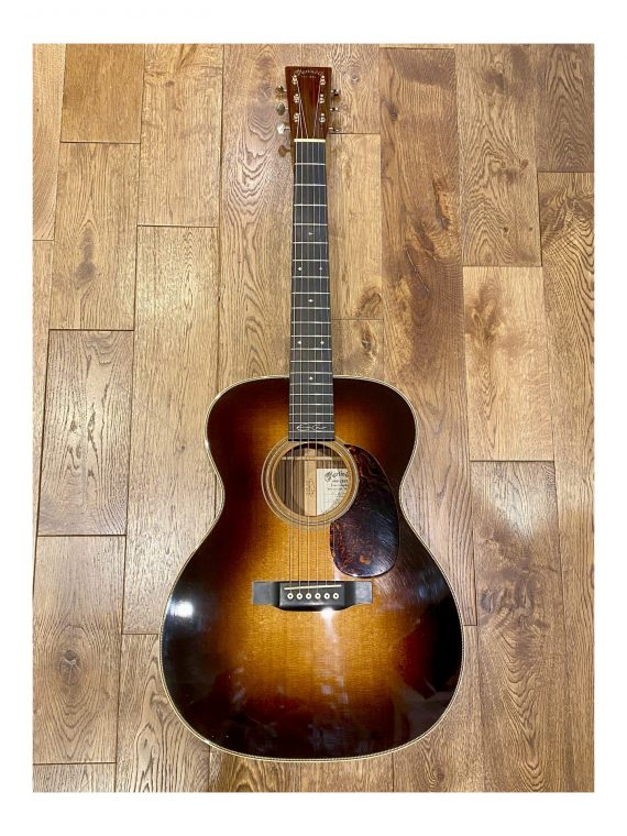 MARTIN 000-28EC SUNBURST ERIC CLAPTON SIGNATURE de 2011