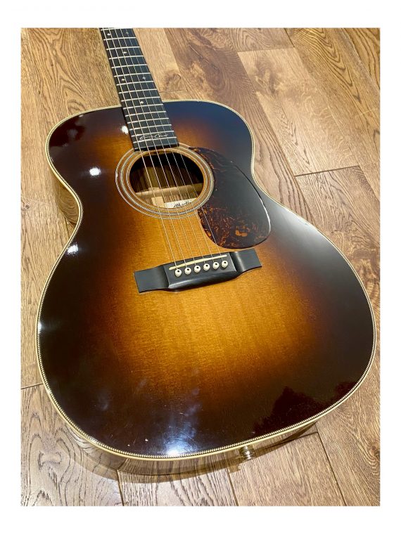 MARTIN 000-28EC SUNBURST ERIC CLAPTON SIGNATURE de 2011