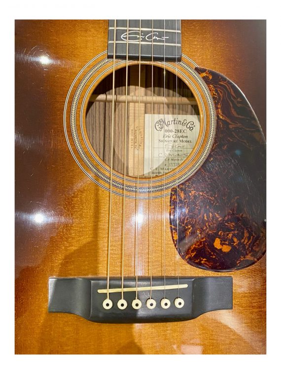 MARTIN 000-28EC SUNBURST ERIC CLAPTON SIGNATURE de 2011