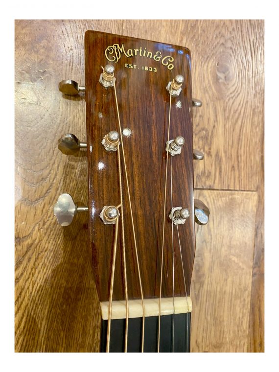 MARTIN 000-28EC SUNBURST ERIC CLAPTON SIGNATURE de 2011