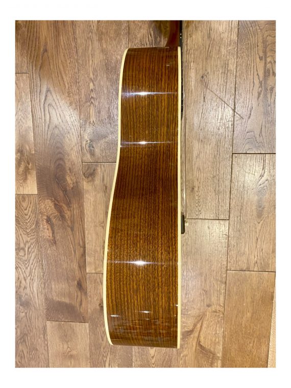 MARTIN 000-28EC SUNBURST ERIC CLAPTON SIGNATURE de 2011