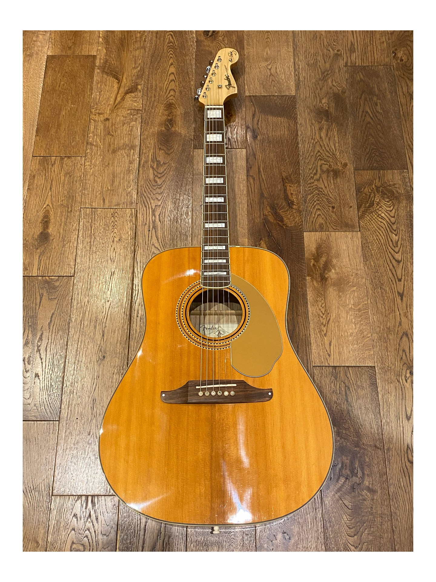 Fender Kingman Elvis Presley Signature Model de 2012