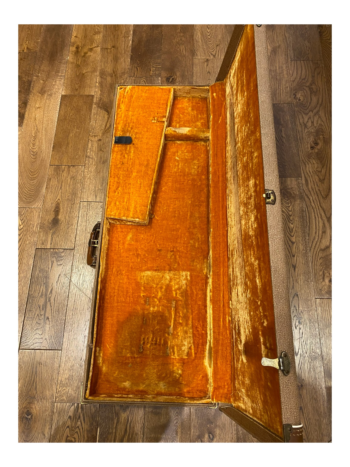 FENDER STRATOCASTER CLIVE BROWN BODY ONLY REFIN de 1960