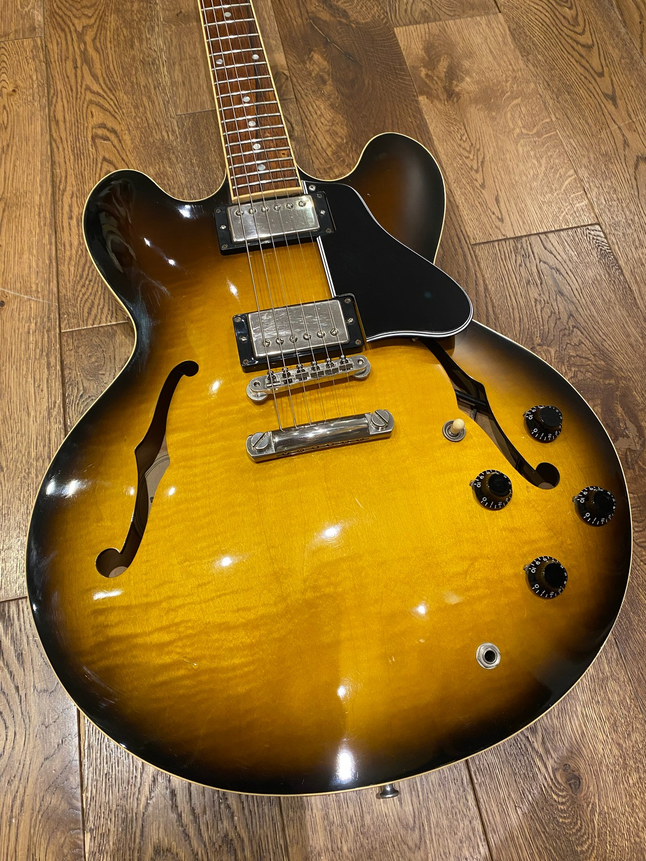 GIBSON ES-335 DOT Sunburst 2000