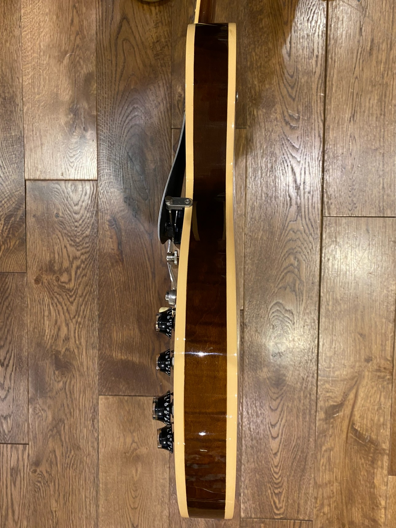GIBSON ES-335 DOT Sunburst 2000