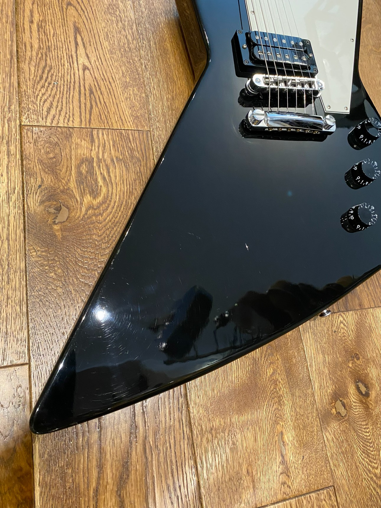 GIBSON Explorer 2012