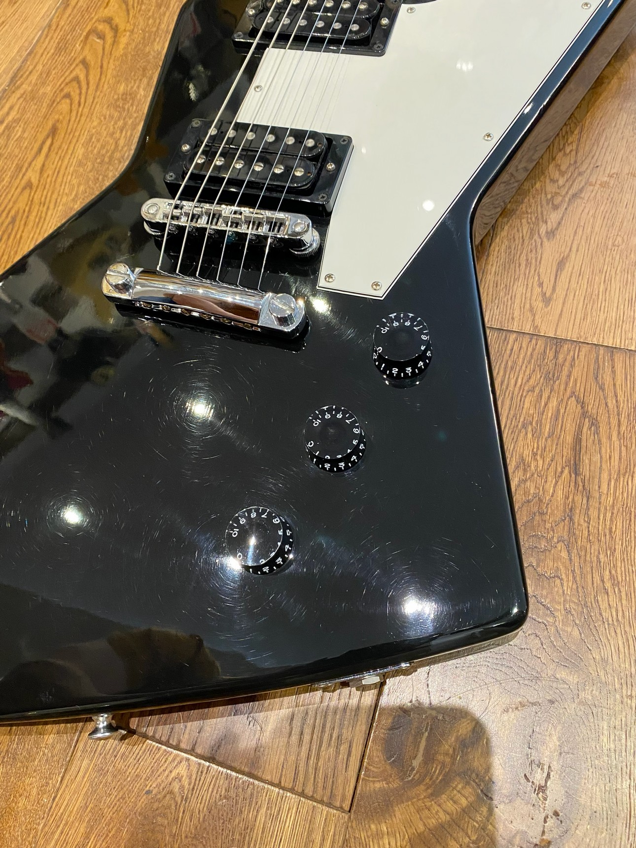 GIBSON Explorer 2012