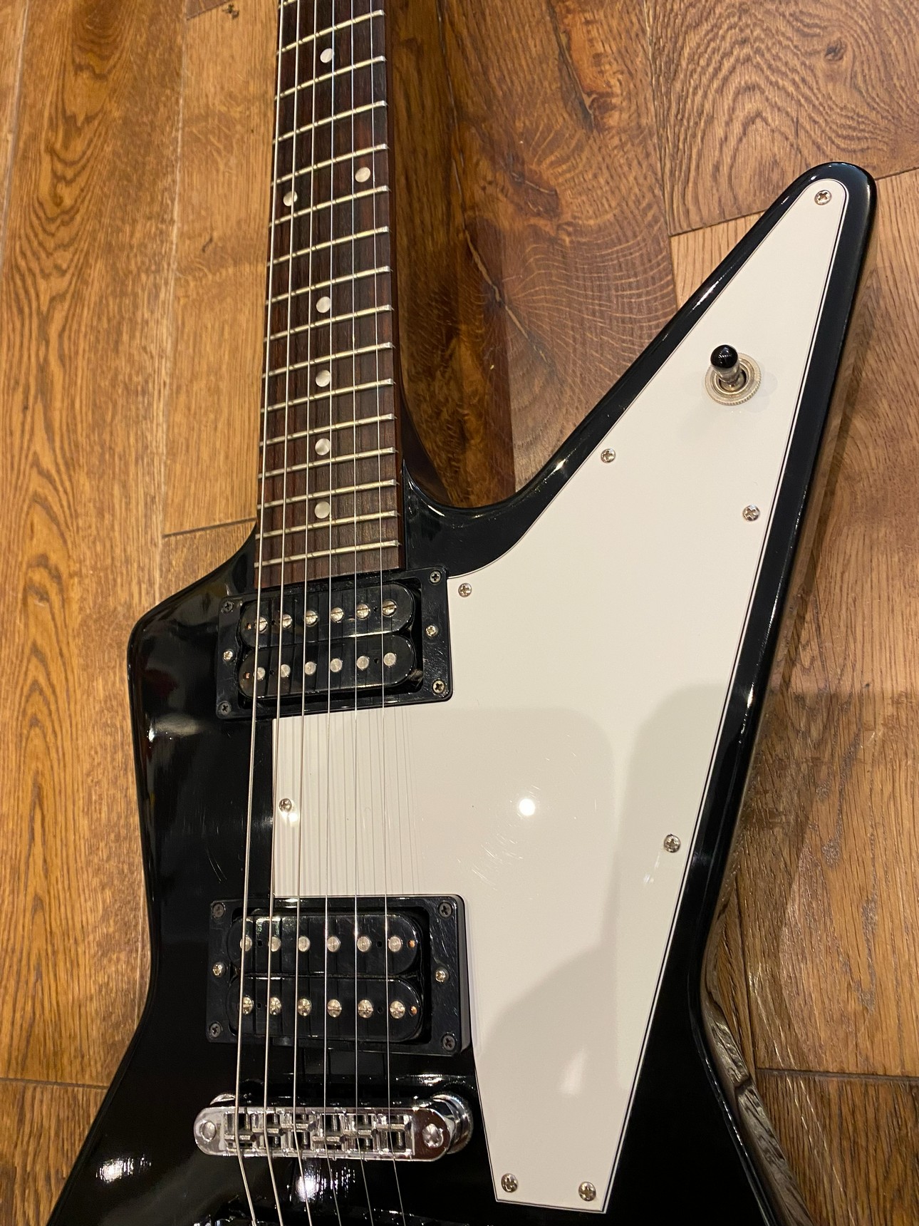 GIBSON Explorer 2012