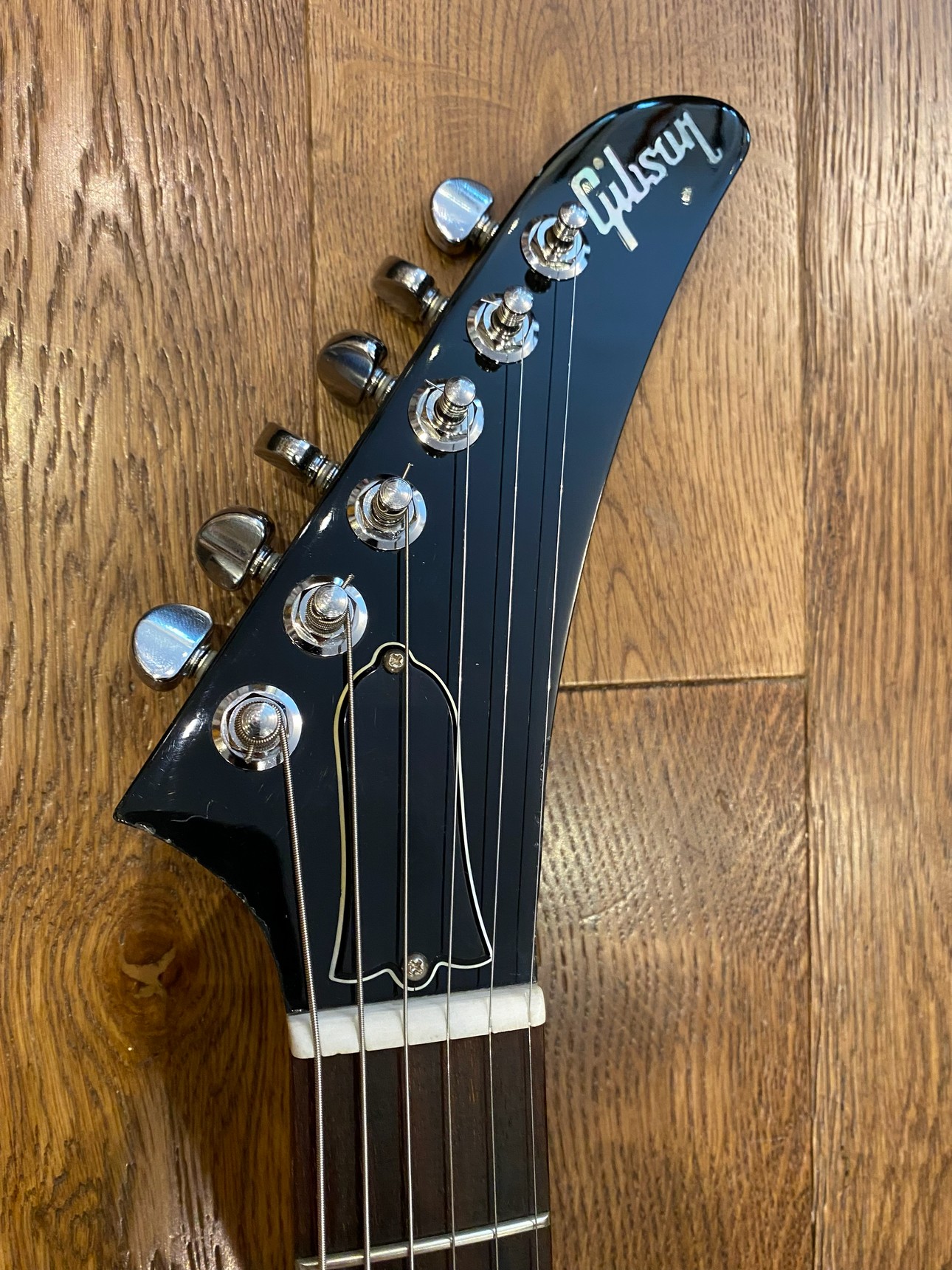 GIBSON Explorer 2012